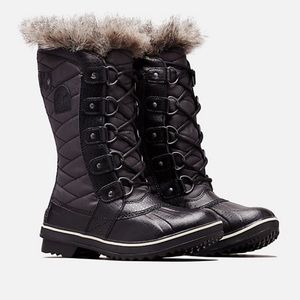Sorel Tofino II black snow boots